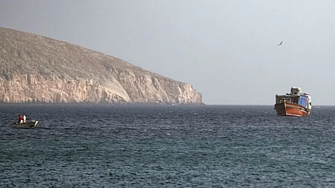 Crudo sube por renovadas hostilidades entre EEUU e Irán y amenaza de cierre del mar Rojo