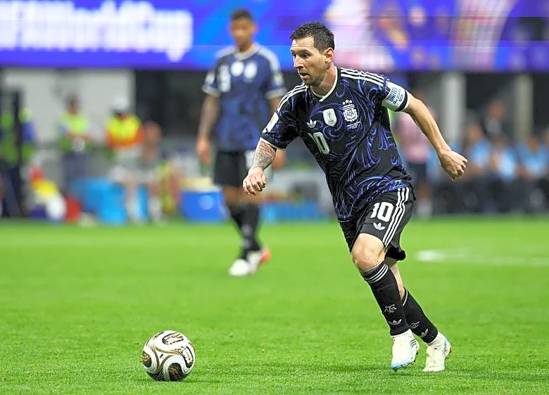 Messi regresa al escenario en el que anunció su retiro en busca de su segundo título mundial