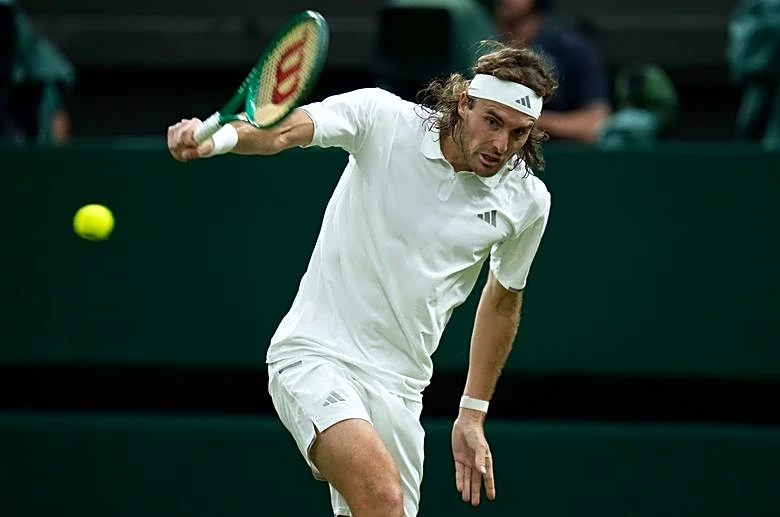 Tsitsipas se alza con el título del Abierto de Suiza y consigue su primer trofeo ATP en 16 meses