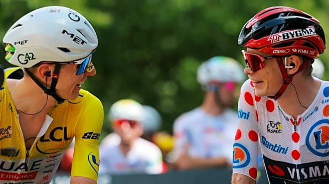 Líderes del Tour de Francia, Pogacar y Vingegaard, somnolientos tras controles antidopaje de madrugada
