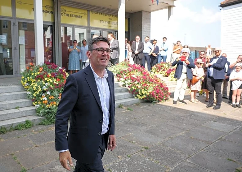 Burnham abandona proyecto de identificación digital para dar prioridad al costo de la vida: portavoz