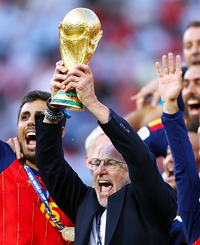 DT español De la Fuente elogia mentalidad de equipo de sus futbolistas tras ganar el título mundial