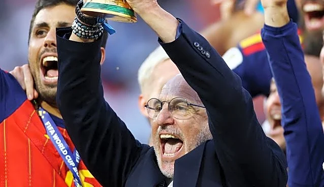 DT español De la Fuente elogia mentalidad de equipo de sus futbolistas tras ganar el título mundial