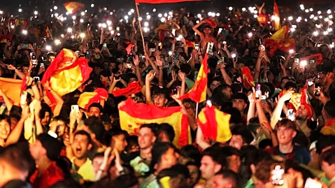 Un adolescente fallece en España tras derrumbarse una fuente en las celebraciones del Mundial