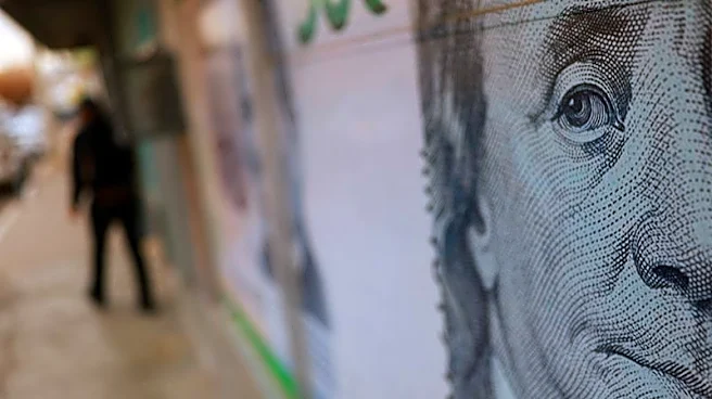 Monedas América Latina suben en medio de estabilidad del dólar con foco de mercados en Oriente Medio