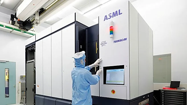 ASML ofrecerá a empleados una prima de permanencia de 20.000 euros por seguir en la empresa