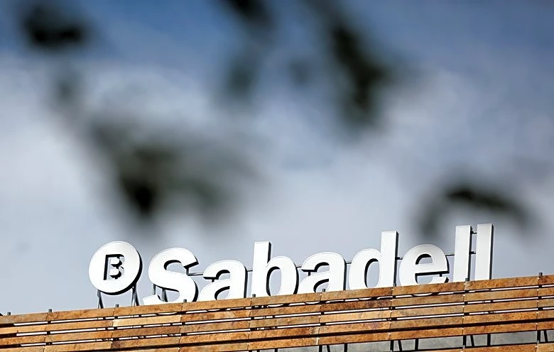 El inversor mexicano David Martínez vende una participación del 1,6% en Sabadell