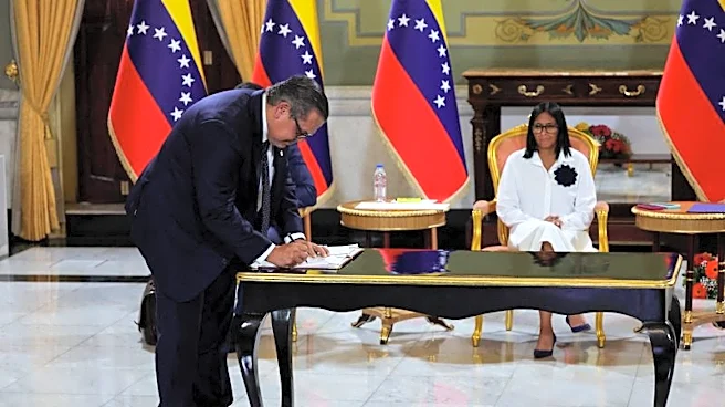 Refinadores retan a firmas comercializadoras por mayor cuota de petróleo venezolano