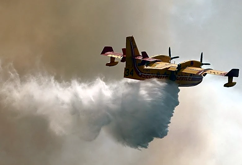 Incendios, calor y tormentas de granizo marcan un verano volátil en Europa