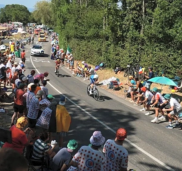 Someten a análisis de sangre antidopaje a todos los corredores que siguen en el Tour de Francia