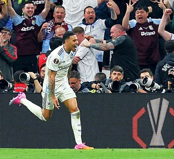 El Chelsea ficha a Morgan Rogers, procedente del Aston Villa, en operación que bate récord británico