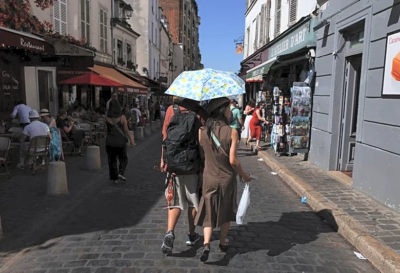 Francia registró 5.764 muertes en exceso durante olas de calor de junio y julio: agencia de salud