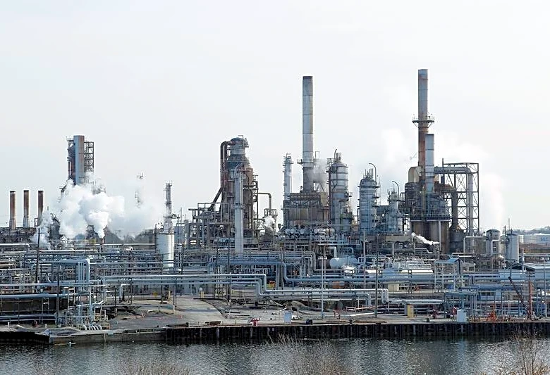 Goldman Sachs mantiene su previsión de 80 dólares por barril de Brent para el cuarto trimestre de 2026