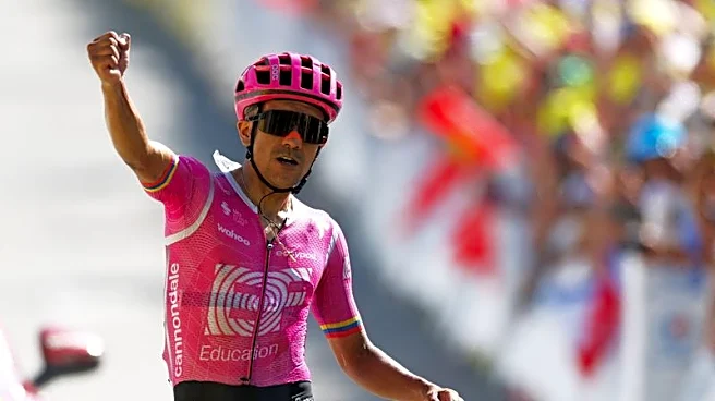 Ecuatoriano Carapaz se lleva la victoria en solitario en la 18ª etapa del Tour de Francia