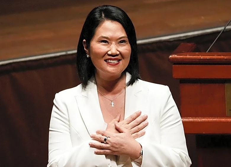 "Nos están entregando el Estado de manera catastrófica", dice presidenta electa de Perú
