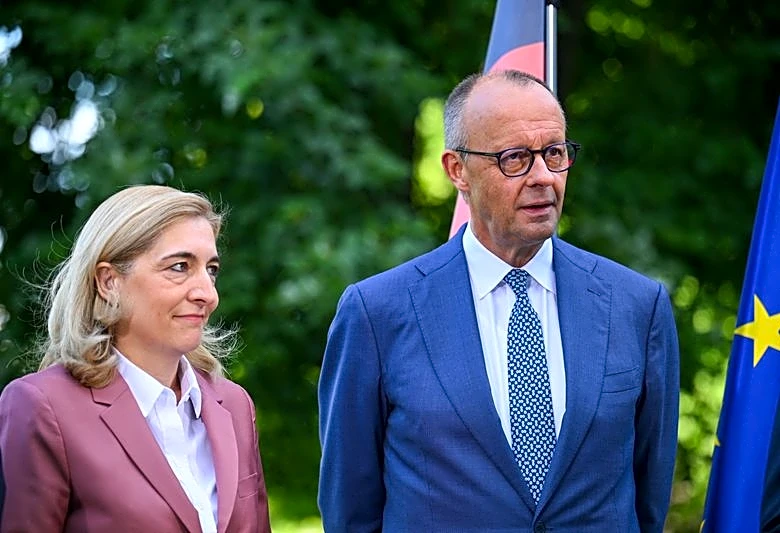 Merz nombra a primera jefa de gabinete en reorganización previa a elecciones regionales alemanas