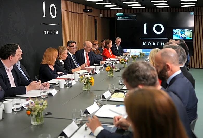 Nuevo primer ministro británico Burnham mantendrá agenda amistosa con la City: fuente