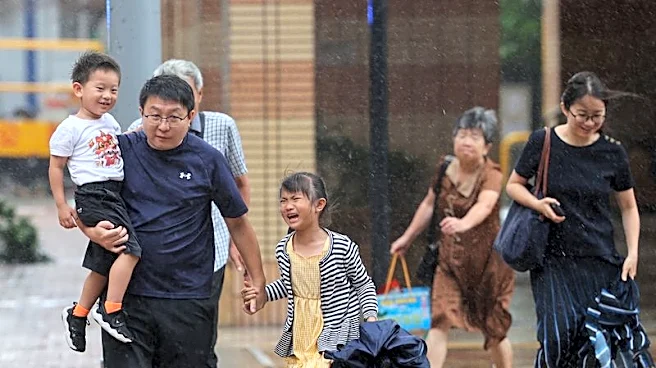 Sur de China se enfrenta a lluvias torrenciales y al riesgo de inundaciones tras la llegada del tifón Noul a tierra firme