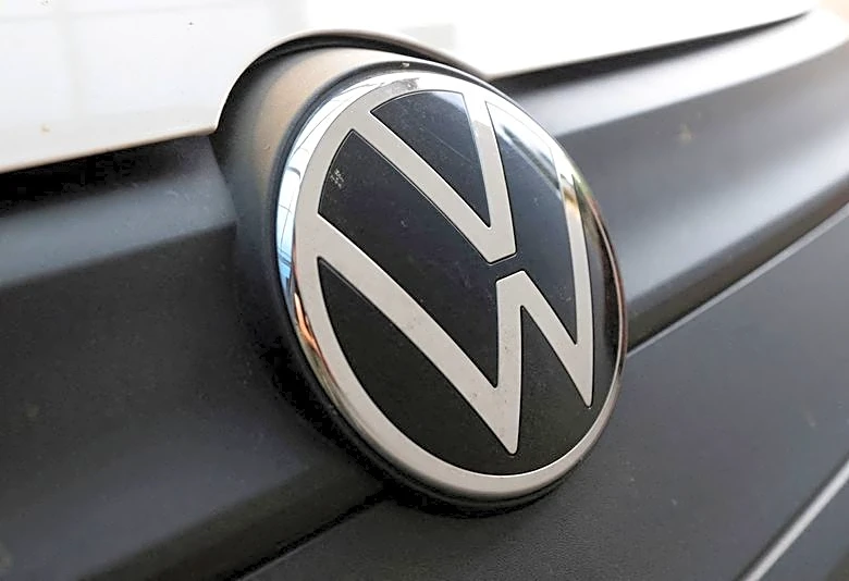 Volkswagen mantiene conversaciones para adquirir una planta de baterías en España, según medio