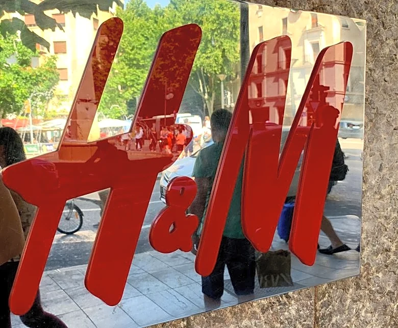 Un tribunal español ordena a H&M que deje de registrar las bolsas y las taquillas de sus empleados