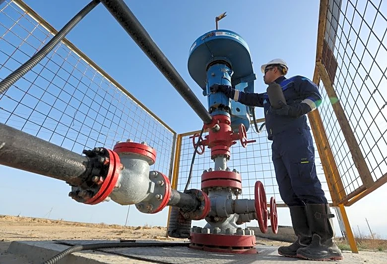 La producción de petróleo de Kazajistán cae a la mitad tras cierre de una terminal: fuente