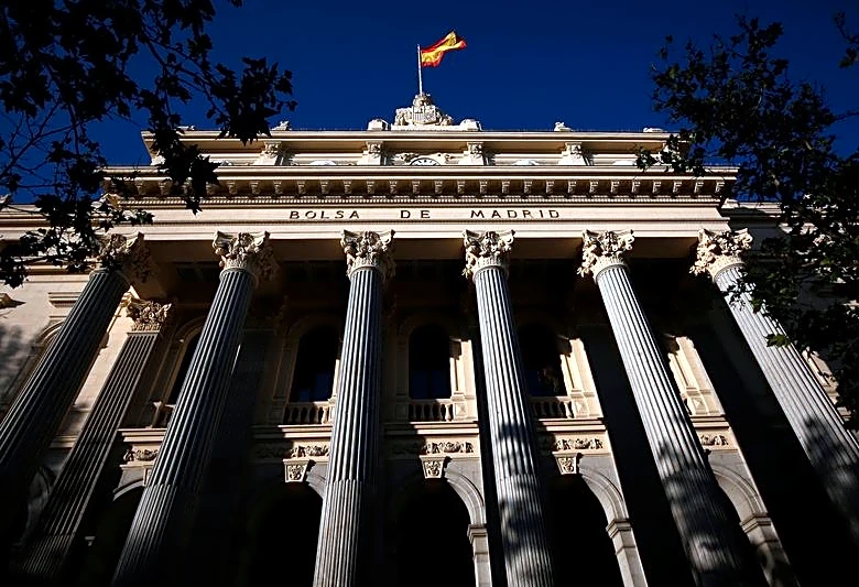 El IBEX 35 prolonga el avance pendiente de tecnológicas y resultados en EEUU