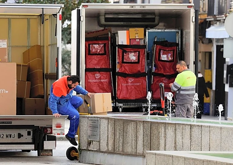 La tasa de desempleo en España desciende al 9,87% en el segundo trimestre, la más baja en 18 años