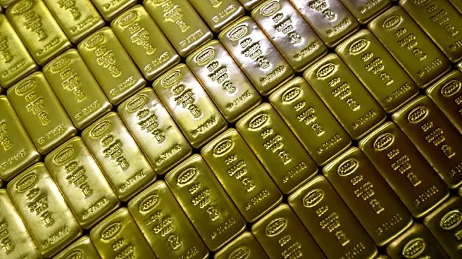 El oro sube levemente mientras mercados se preparan para decisión de la Fed