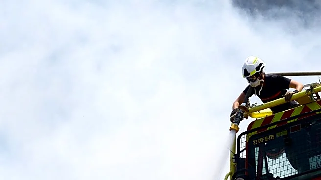 La amenaza de incendios avanza hacia el este y pone en riesgo a Italia y Grecia, según la UE