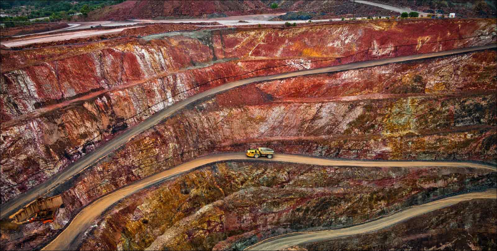 DNA confirms remains found in car in a river are of Oregon family missing since 1958