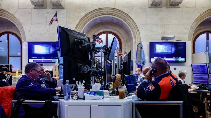 Dow outperforms as Wall Street rises, healthcare stocks lead gains