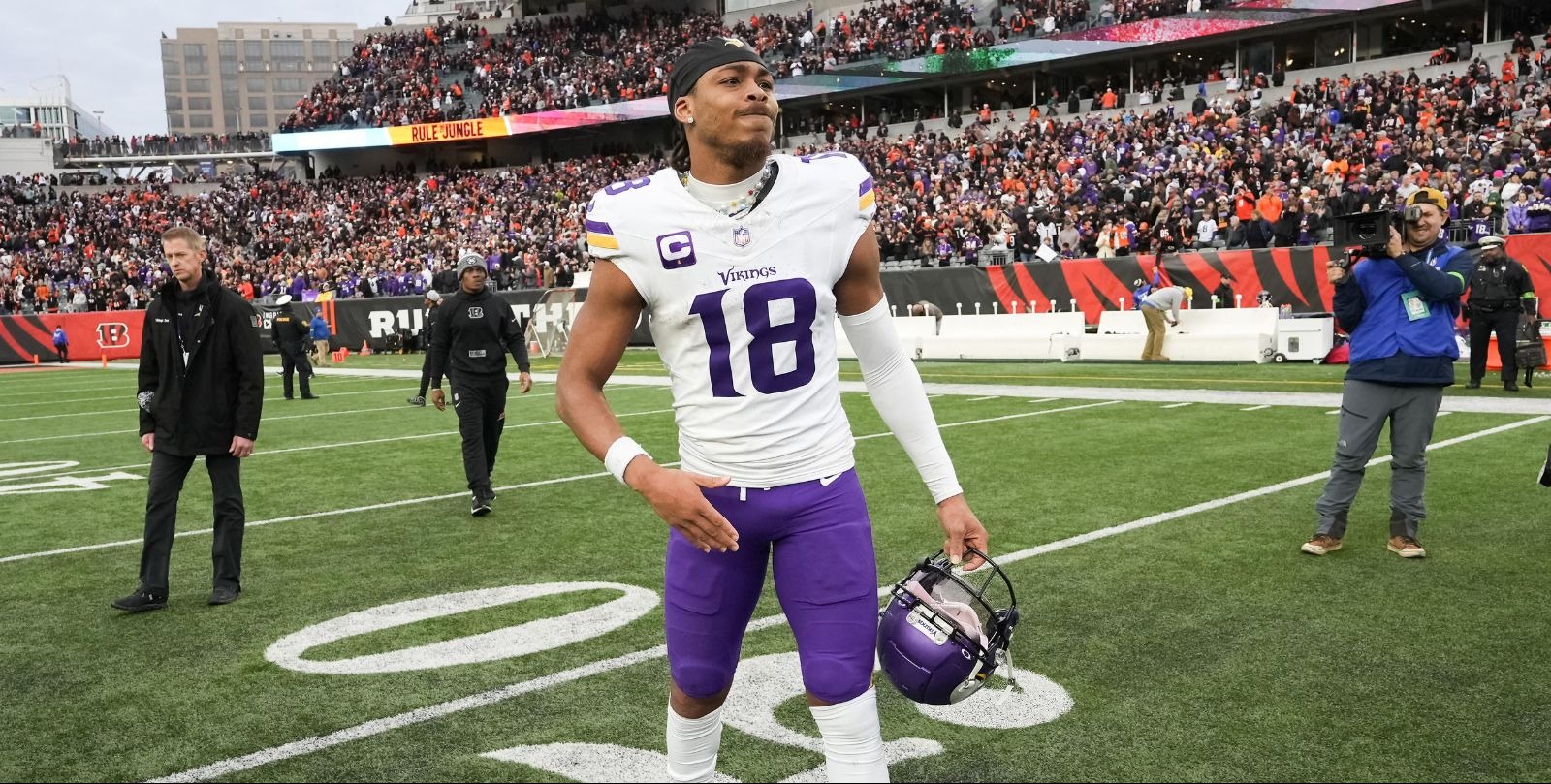Three-QB Superflex Builds: Fantasy Football Edge or Unnecessary Insurance?