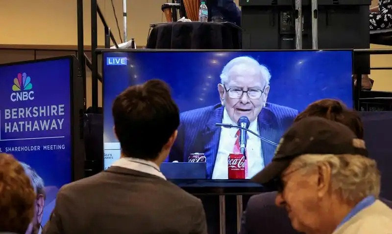Warren Buffett has stepped aside. Berkshire is now Greg Abel's show