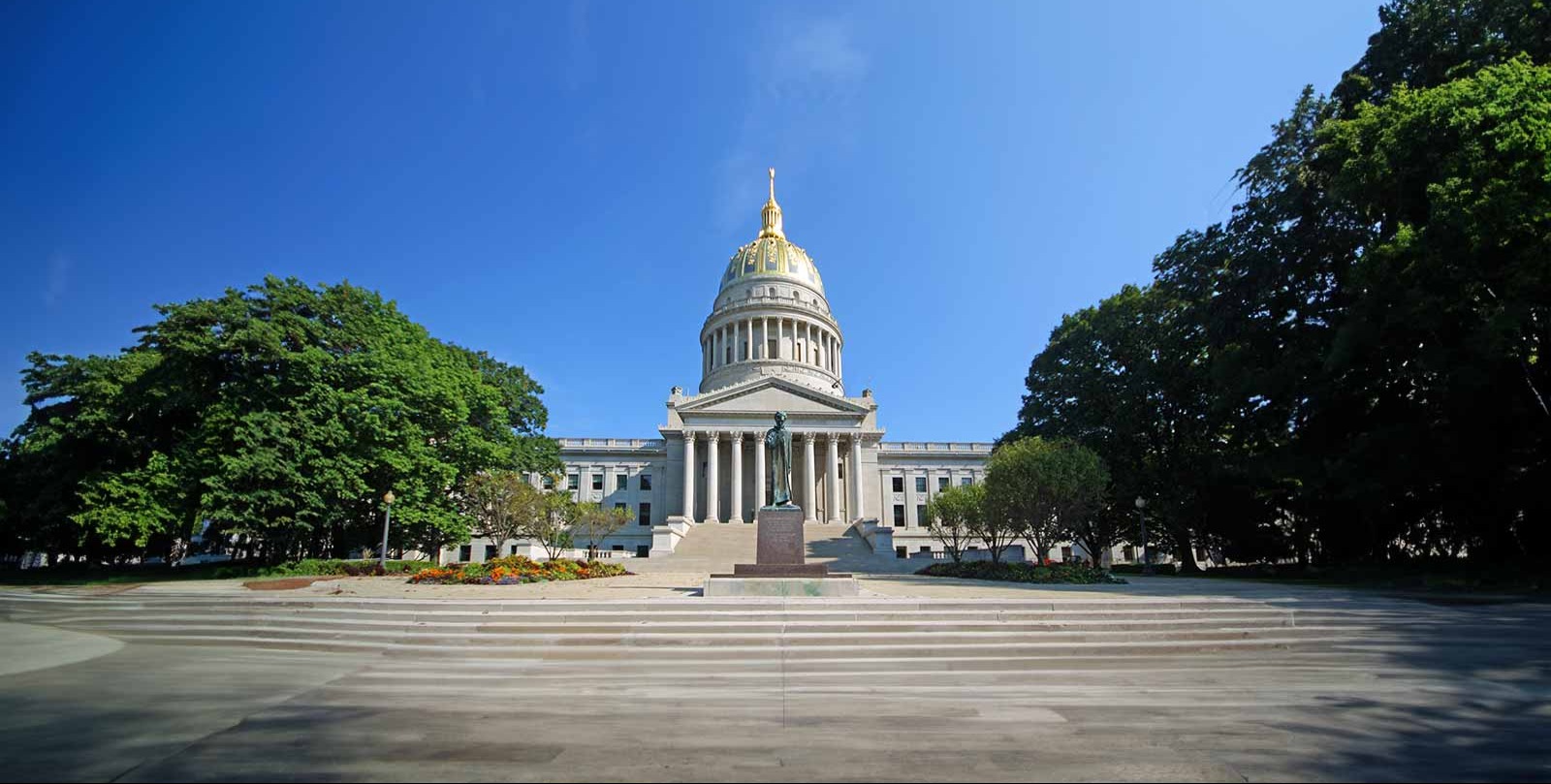 Trump califica de "amañado" el referéndum que cambió el mapa electoral en Virginia