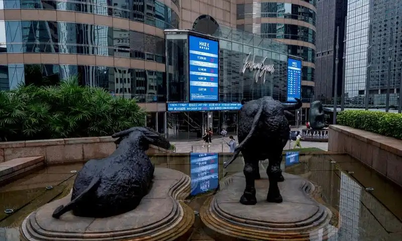 Analysis-In Hong Kong's IPO boom, Chinese banks face talent crunch test