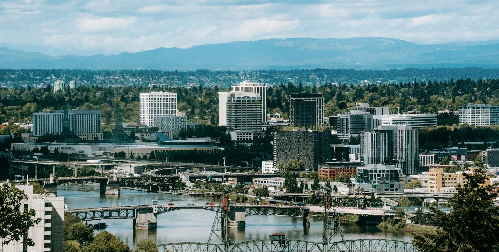 VIDEO | Protests in Portland, Oregon after federal immigration officers shoot and wound 2 people