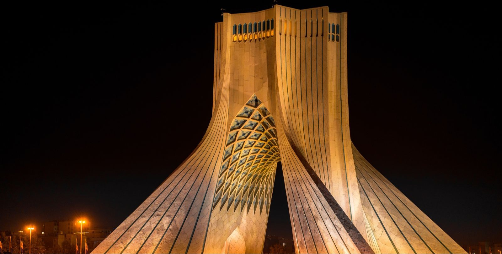 Irán declara abierto el estrecho de Ormuz ante el inicio de la tregua en Líbano