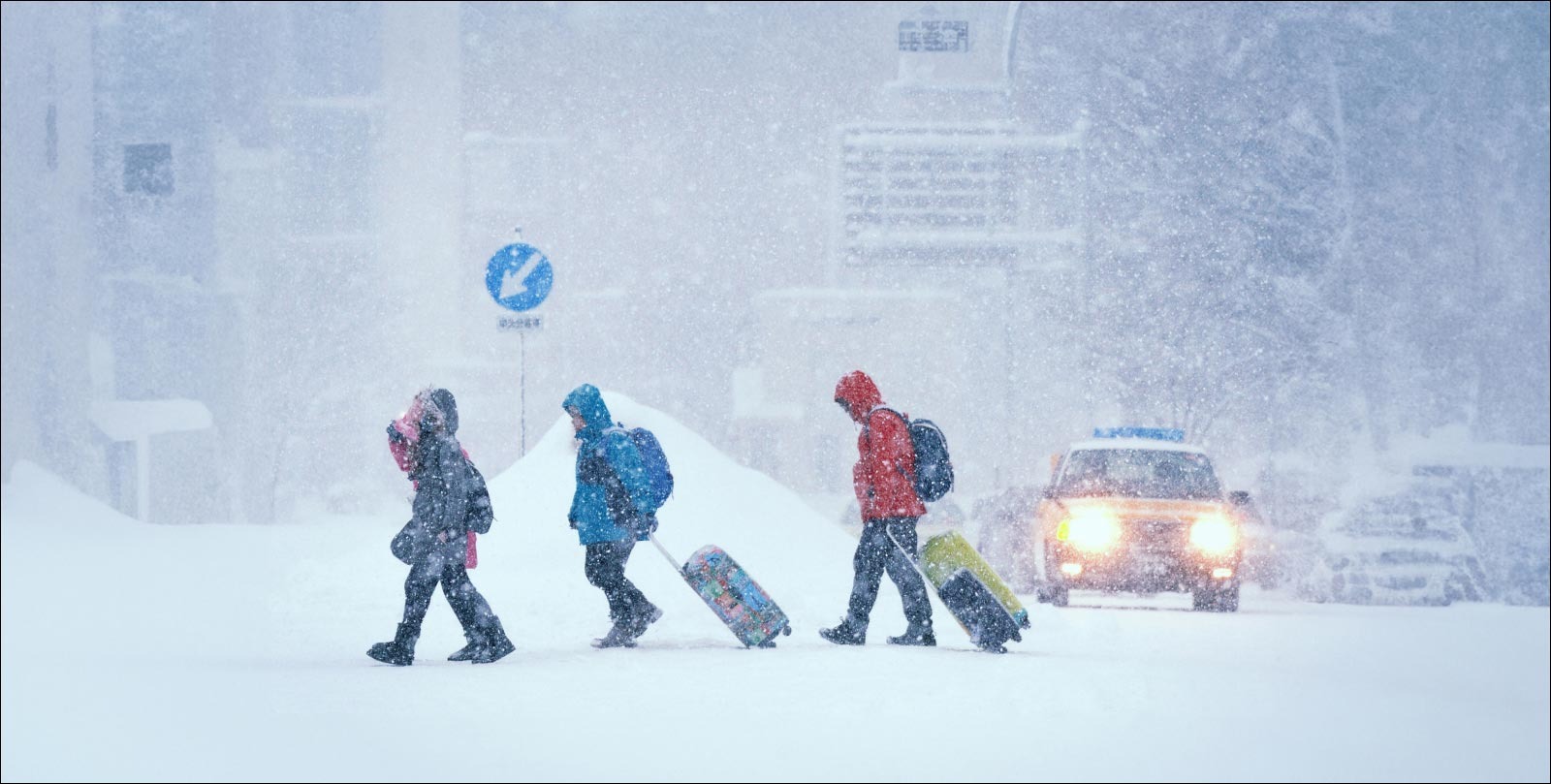 VIDEO | Snowfall blankets western New York as cold impacts eastern U.S.