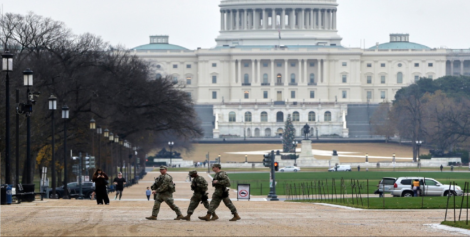 Afghan national in custody after shooting of 2 National Guard members near White House