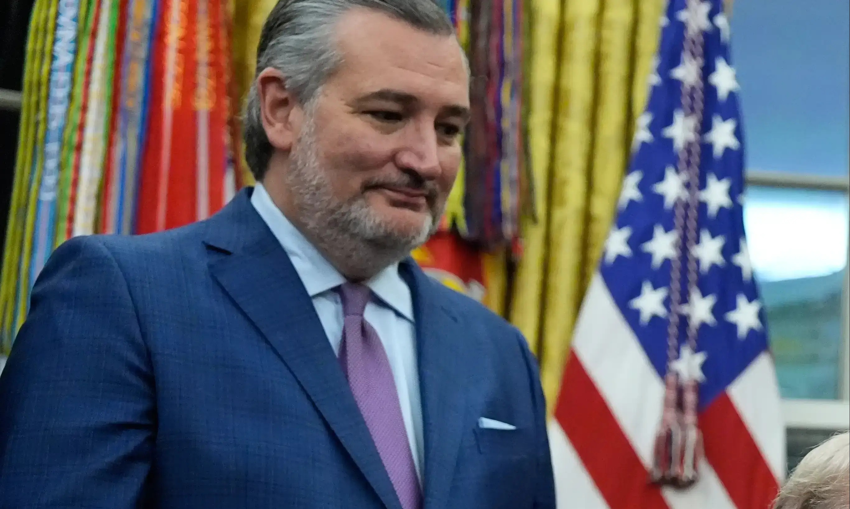 Trump signs executive order to block state AI regulations