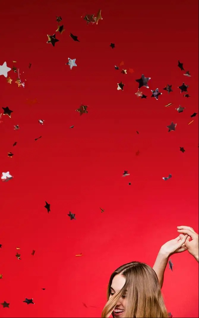 Hollywood-Themed Prom Night Delights Students with Music and Activities