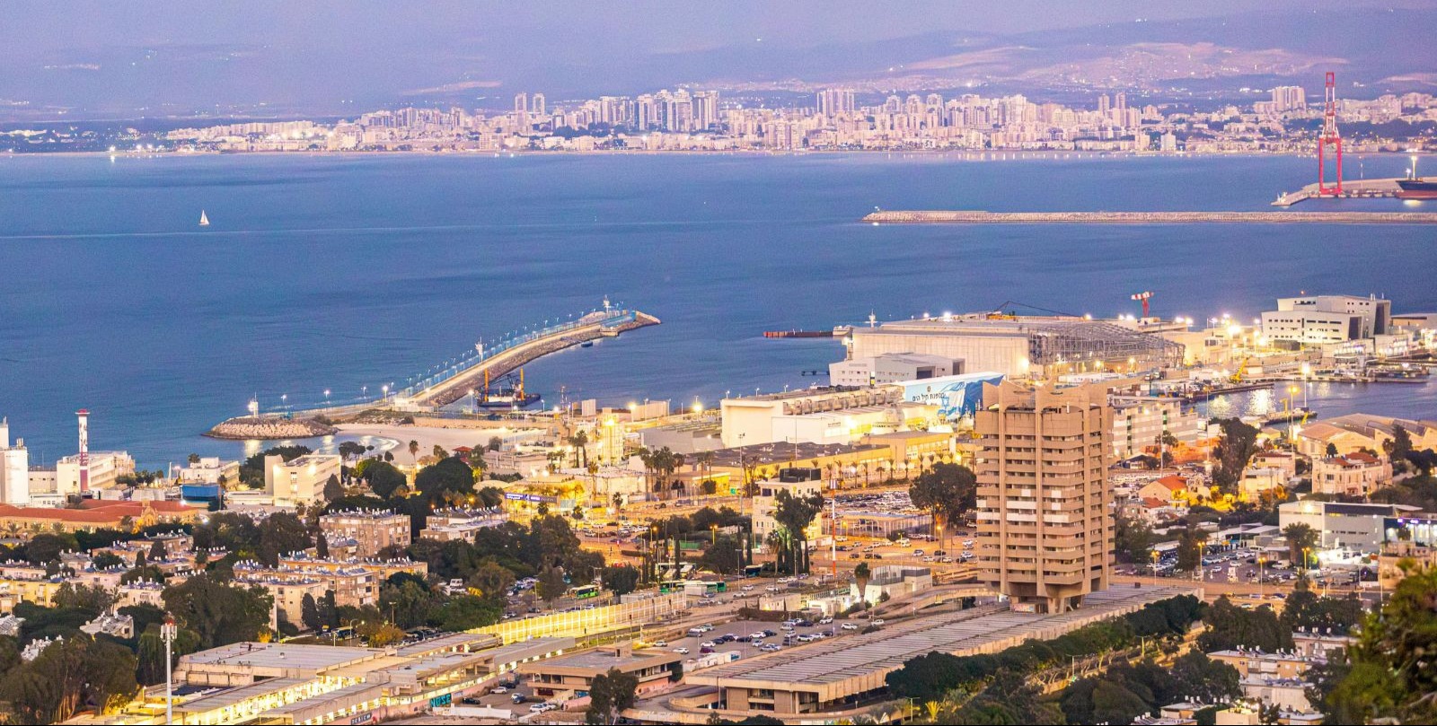 Irán ataca a Israel y Trump amenaza con bombardear puentes y centrales eléctricas