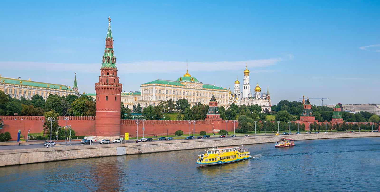 Kremlin says it will wait to see how talks between US and Ukraine on a potential peace plan pan out