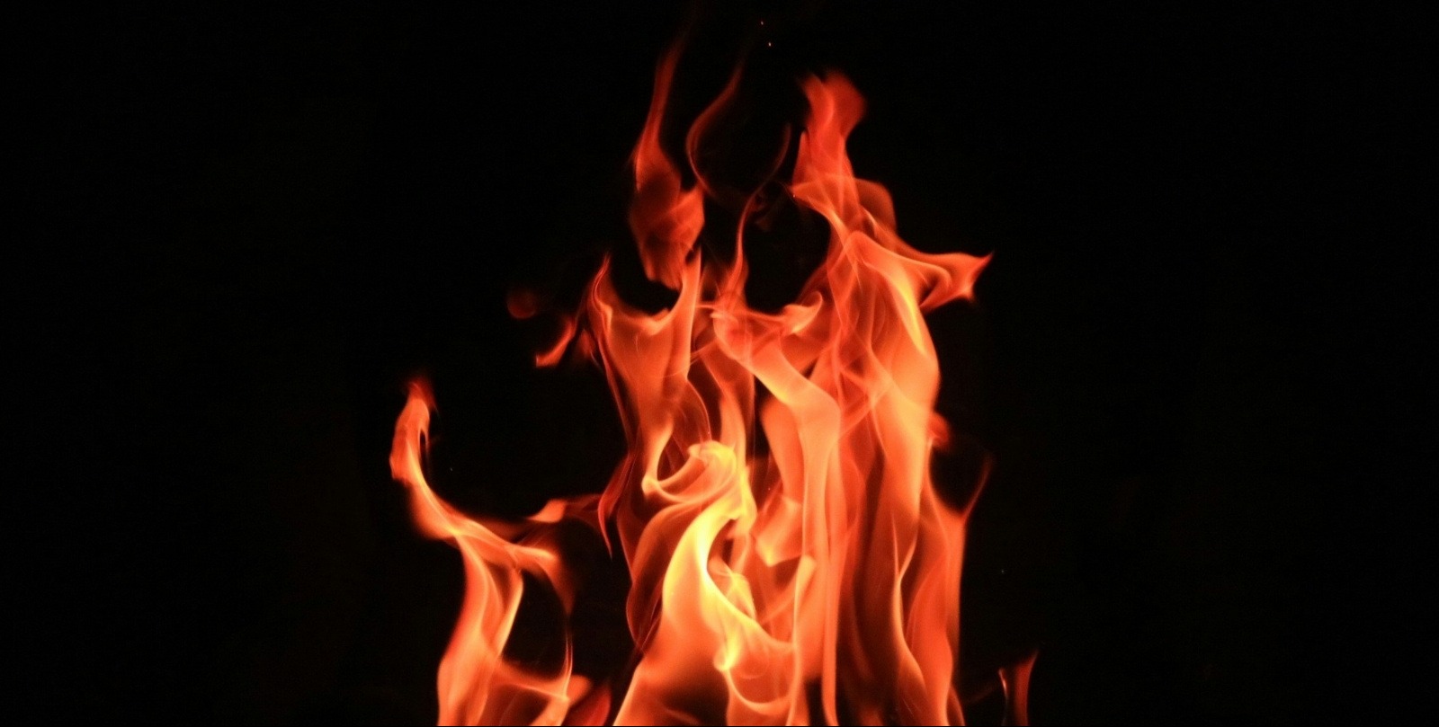 VIDEO | Flames and smoke billow from burning vehicles after deadly pileup on expressway in Japan