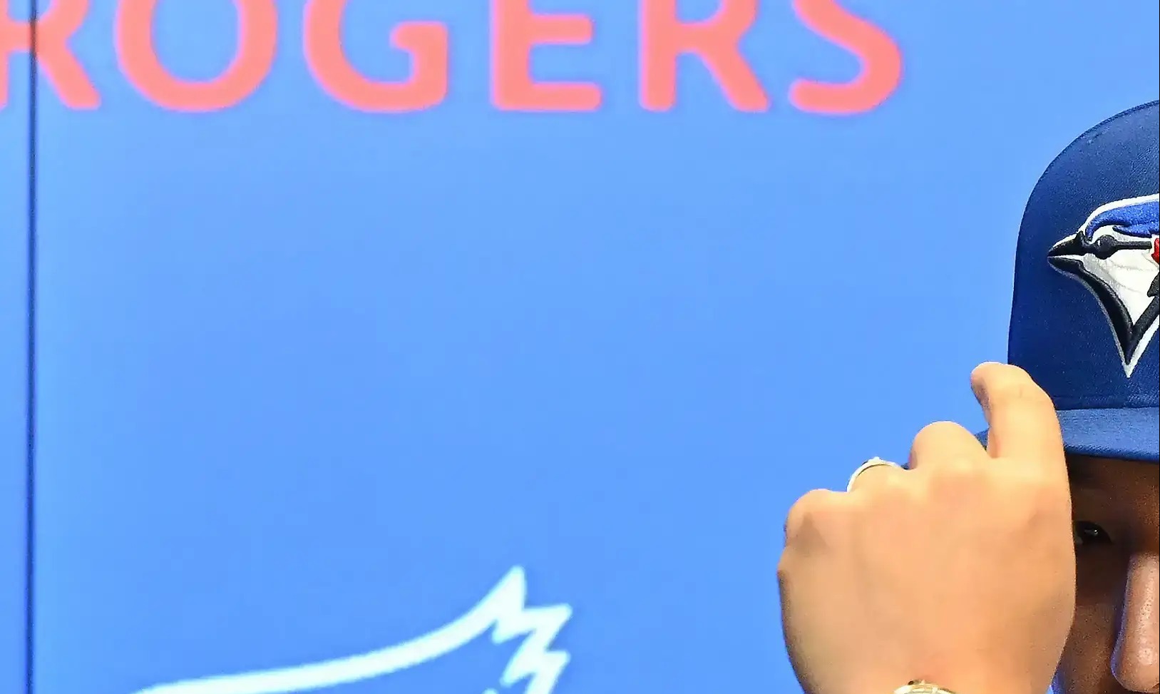 Kazuma Okamoto's signing is a 'significant step' for the defending AL champion Blue Jays, GM says