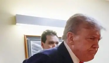 Kremlin says Ukraine should withdraw troops from Donbas, and a Putin-Trump call expected soon