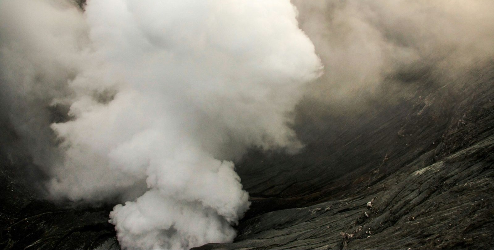 VIDEO | Indonesia's Mount Semeru erupts, prompting evacuations