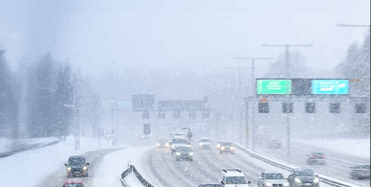 Winter storm packing snow and strong winds to descend on Great Lakes and Northeast