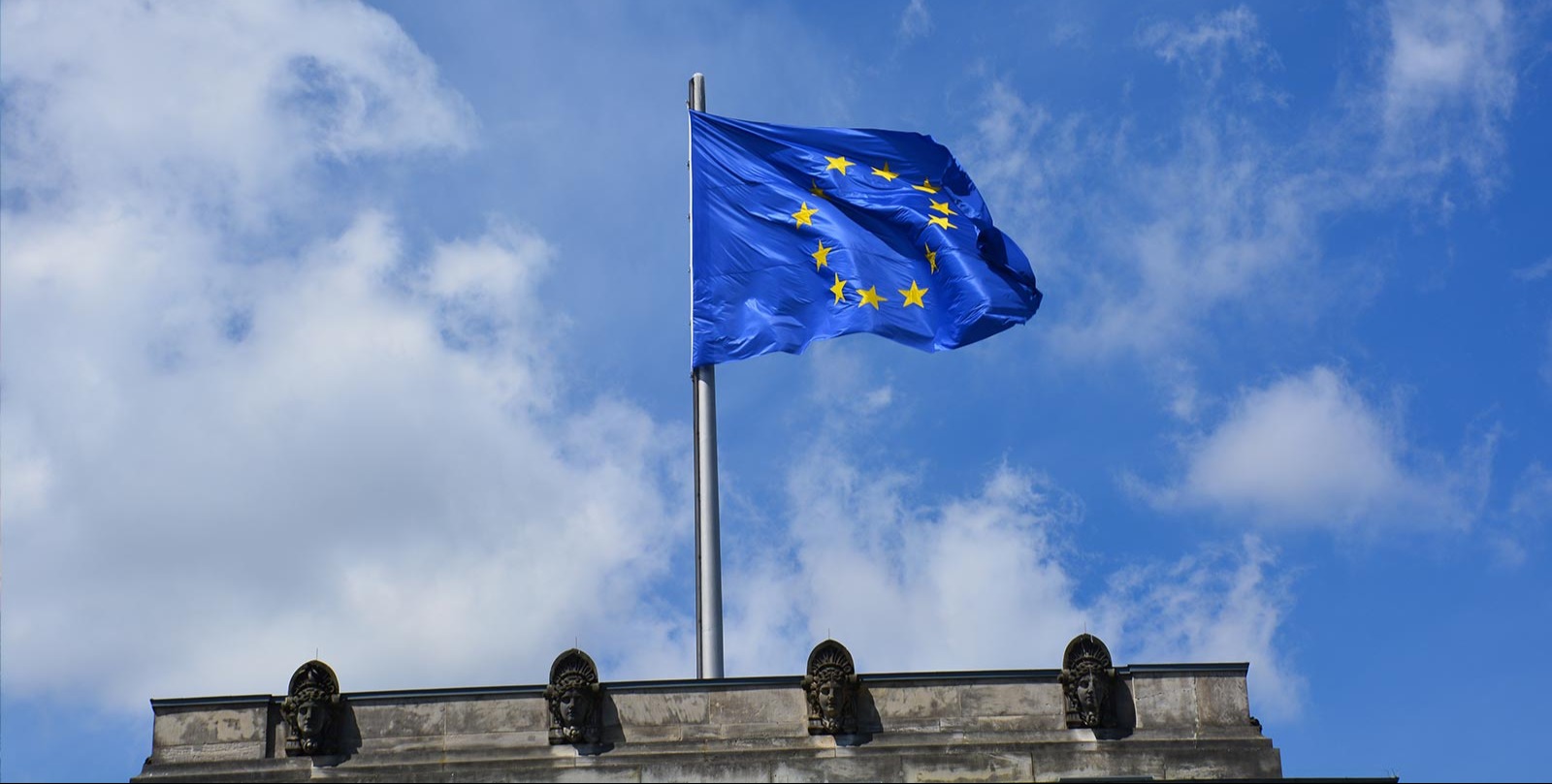 India and the European Union reach a free trade deal representing a third of global trade