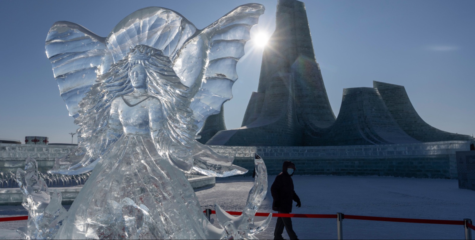 VIDEO | World's largest ice and snow theme park offers winter wonderland for tourists in China